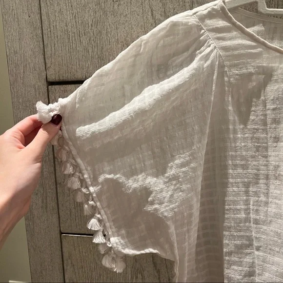 Vince Camuto - White Blouse with Tassels on Sleeves - Picture 4 of 4